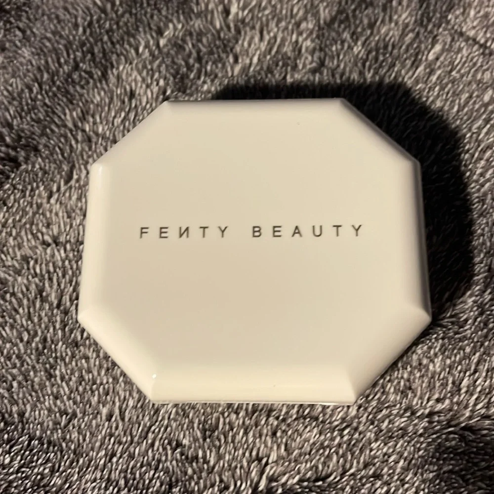 Fenty 130 PRO FILT'R SOFT MATTE POWDER FOUNDATION
